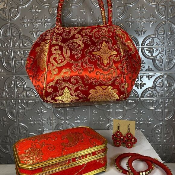 NWOT SET   - Picture 8 of 8